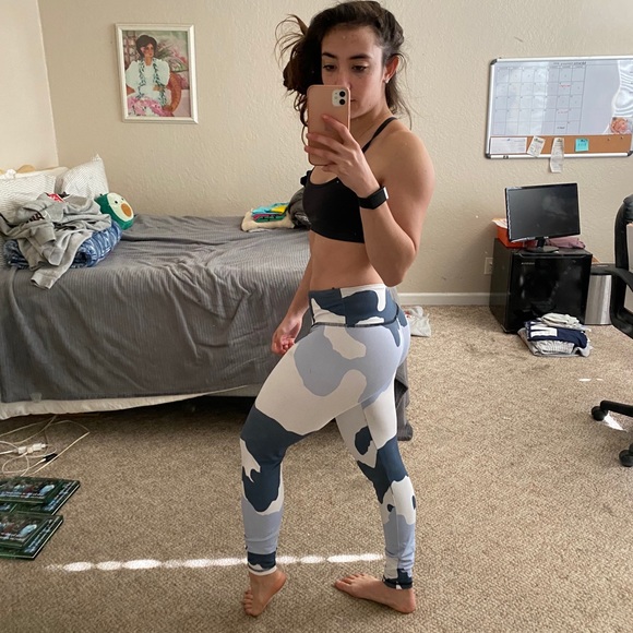 blue camo leggings - Picture 2 of 5